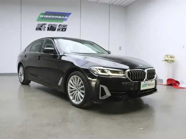 BMW 5 Series — Фото автомобиля 3