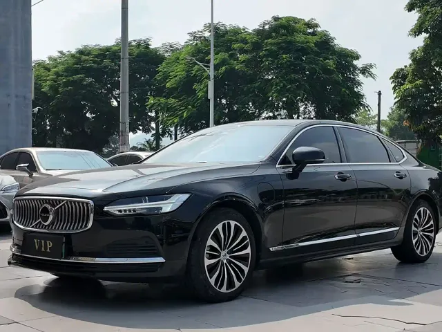 Фотография автомобиля — Volvo S90