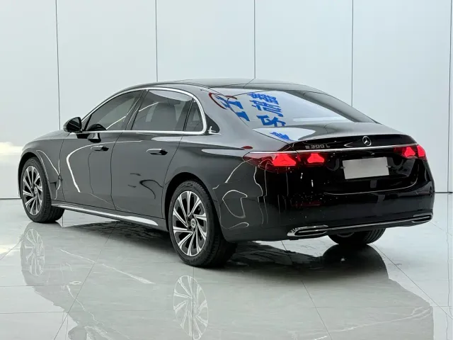 Mercedes-Benz E-Class — Фото автомобиля 13