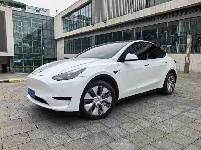 Фотография автомобиля — Tesla Model Y