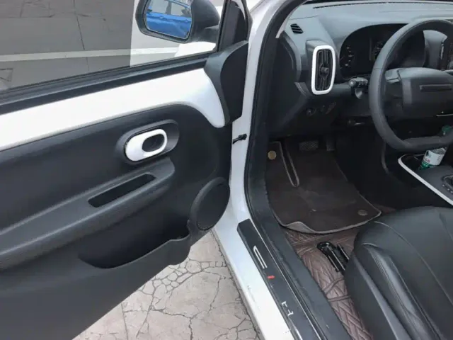 Roewe Clever — Фото автомобиля 15
