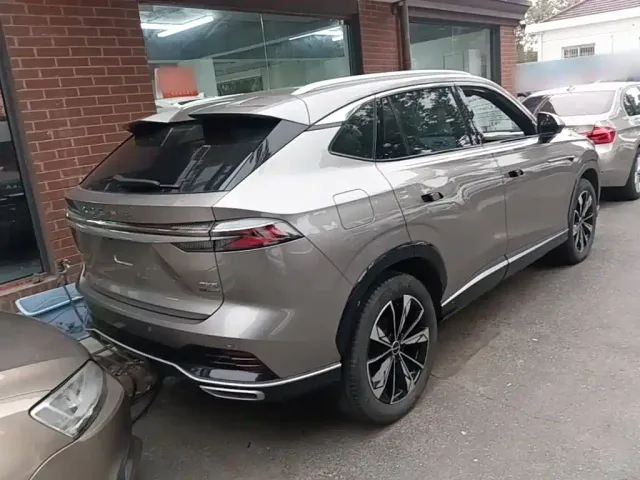 Roewe RX5 — Фото автомобиля 6