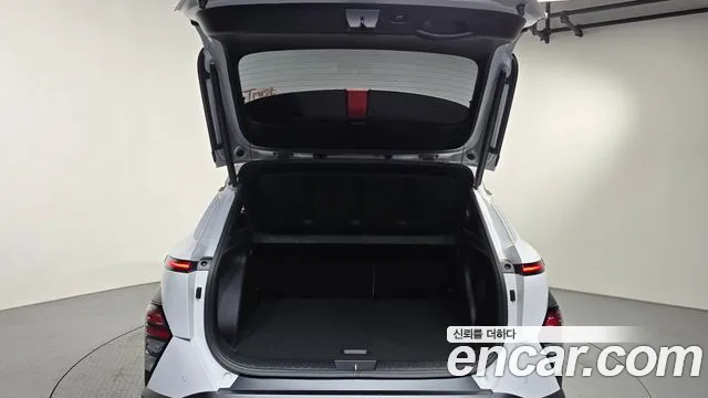 Hyundai Kona Kona (SX2) Бензин 1.6 турбо 2WD — Фото автомобиля 14