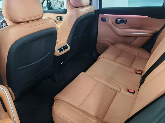 Leapmotor C10 — Фото автомобиля 4