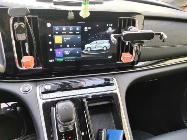 GAC Trumpchi M8 — Фото автомобиля 14