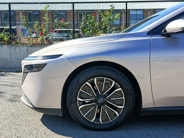 Nissan N6 — Фото автомобиля 5