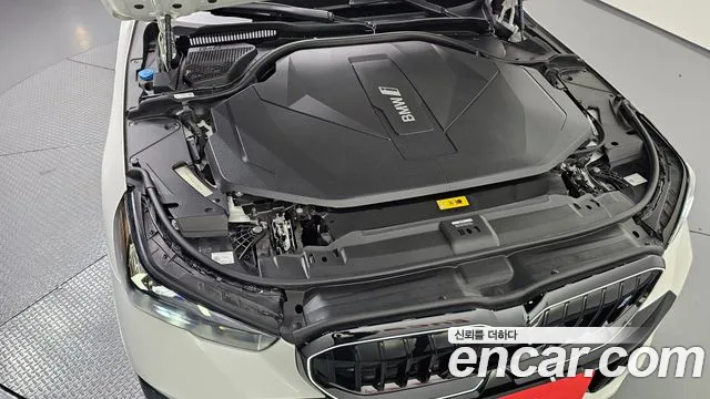 BMW i5 G60 — Фото автомобиля 9