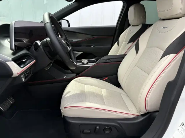 Cadillac GT4 — Фото автомобиля 7