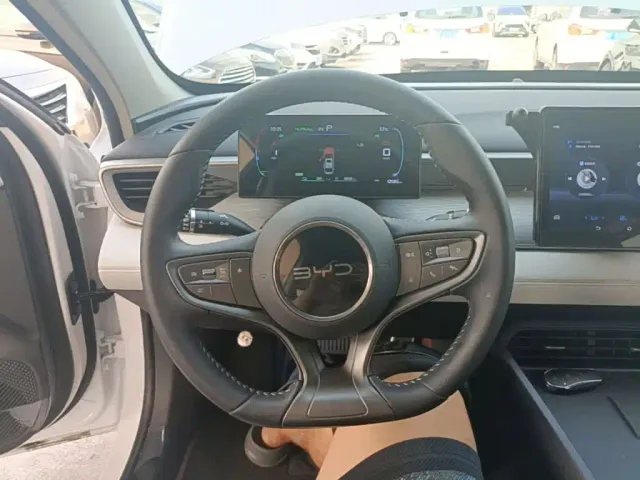 BYD Seal 05 DM-i — Фото автомобиля 10