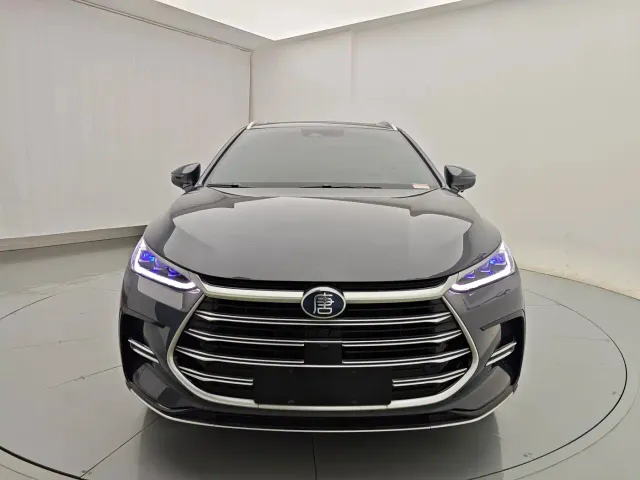 BYD Tang — Фото автомобиля 2