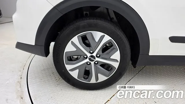 Kia Niro — Фото автомобиля 5