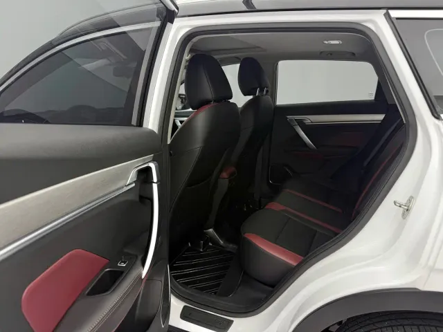 Geely Binyue — Фото автомобиля 14