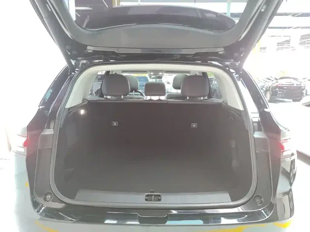 Leapmotor C10 — Фото автомобиля 18