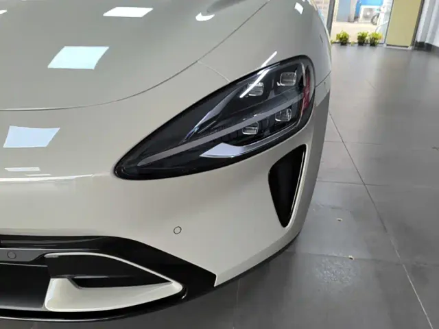 Xiaomi SU7 — Фото автомобиля 23