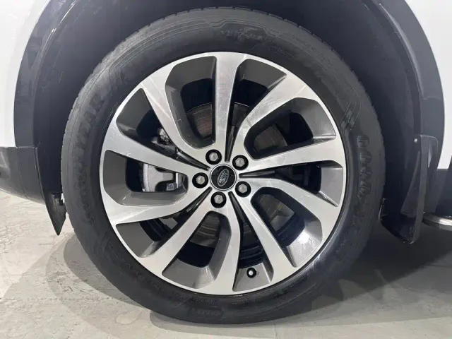 Land Rover Discovery Sport — Фото автомобиля 5