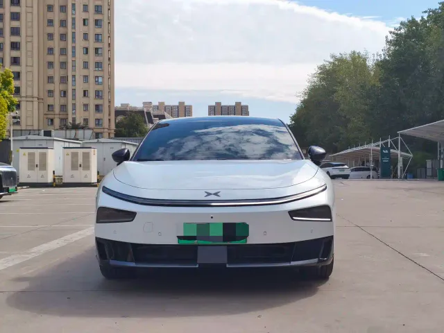 Xpeng P7+ — Фото автомобиля 2