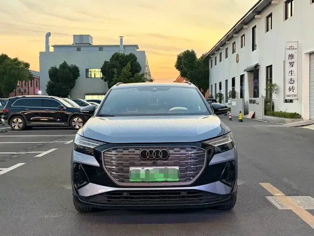 Audi Q4 e-tron — Фото автомобиля 2