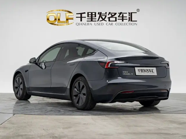 Tesla Model 3 — Фото автомобиля 8