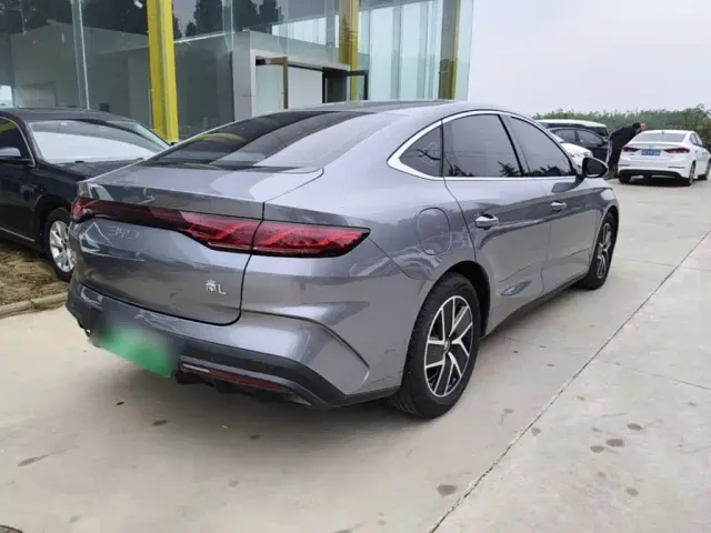 BYD Qin L — Фото автомобиля 6