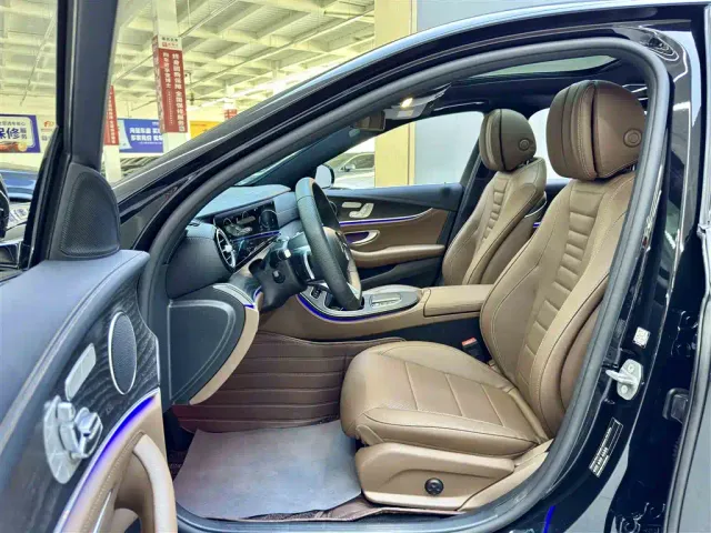 Mercedes-Benz E-Class — Фото автомобиля 8