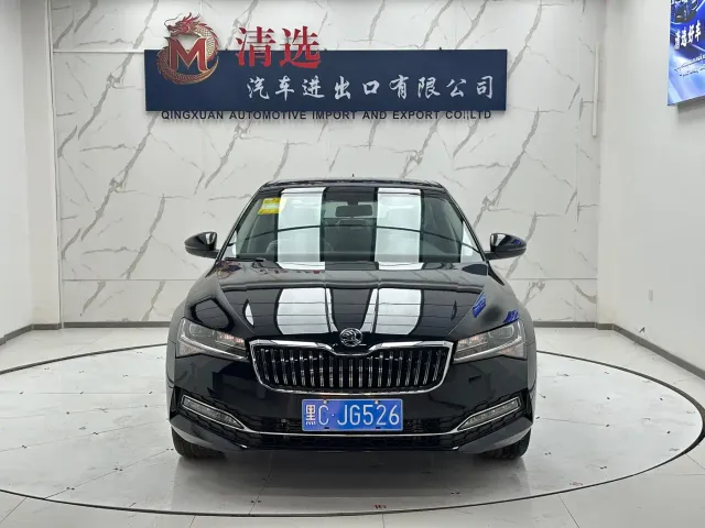 Skoda Superb — Фото автомобиля 2