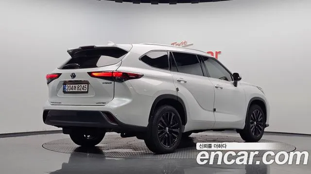 Фотография автомобиля — Toyota Highlander
