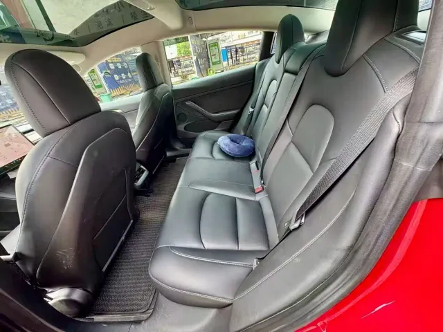 Tesla Model 3 — Фото автомобиля 5