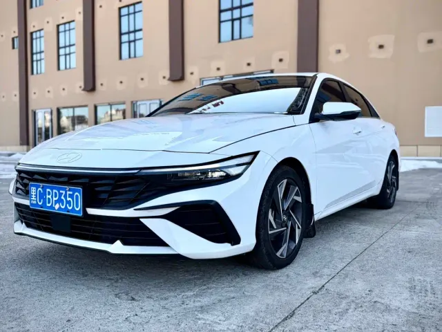 Фотография автомобиля — Hyundai Elantra