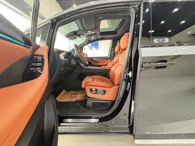 GAC Trumpchi Xiangwang M8 — Фото автомобиля 7