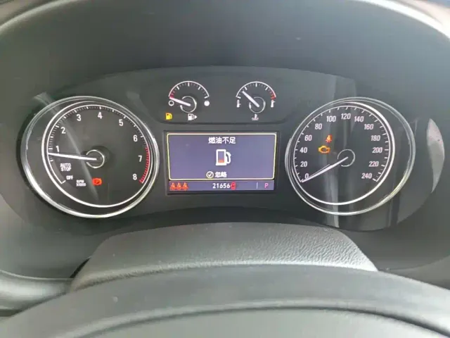 Buick LaCrosse — Фото автомобиля 11