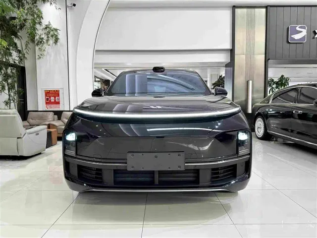 Li Auto L9 — Фото автомобиля 3
