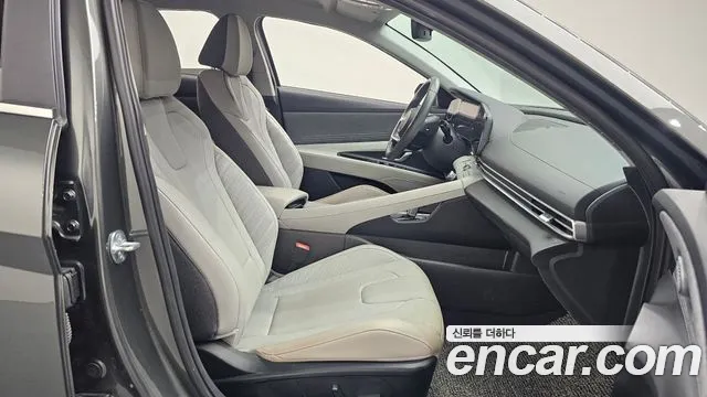 Hyundai AVANTE Inspiration — Фото автомобиля 11