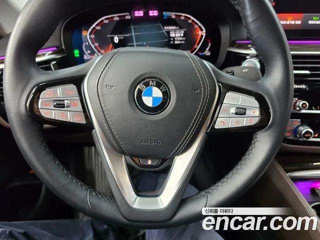 BMW 5-Series 5 серия (G30) 523d Luxury — Фото автомобиля 6