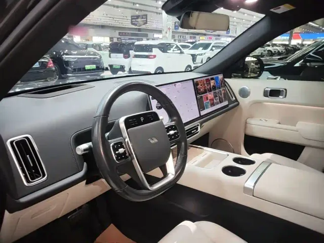 Li Auto L7 — Фото автомобиля 9