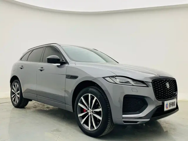 Jaguar F-Pace — Фото автомобиля 3