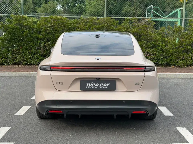 Nio ET5 — Фото автомобиля 5