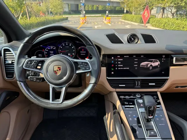 Porsche Cayenne — Фото автомобиля 14