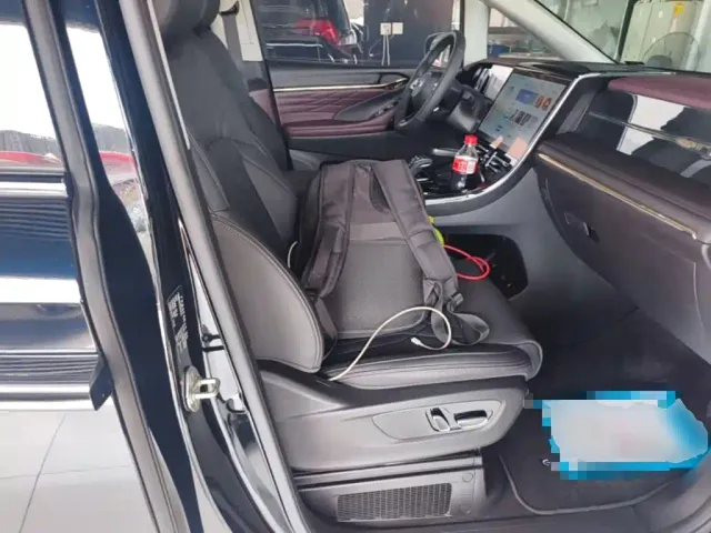 GAC Trumpchi M8 — Фото автомобиля 24