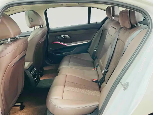 BMW 3 Series — Фото автомобиля 9