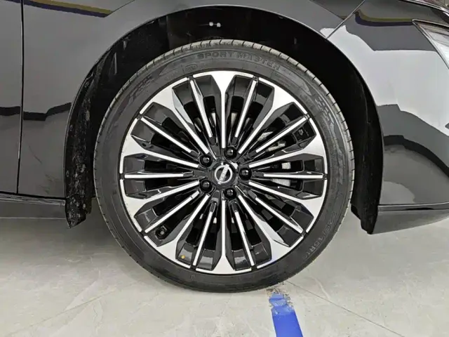 Nissan N7 — Фото автомобиля 6
