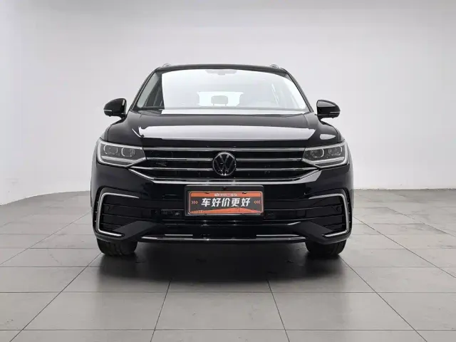 Volkswagen Tiguan L — Фото автомобиля 3