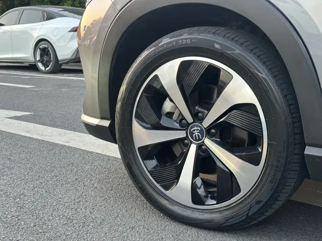 BYD Song PLUS — Фото автомобиля 30