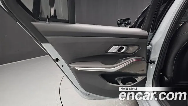 BMW 3-Series 3 серия (G20) 320i M Sport — Фото автомобиля 23