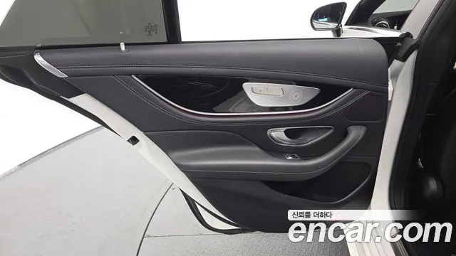 Mercedes-Benz AMG GT 4 двери 43 4MATIC+ — Фото автомобиля 25