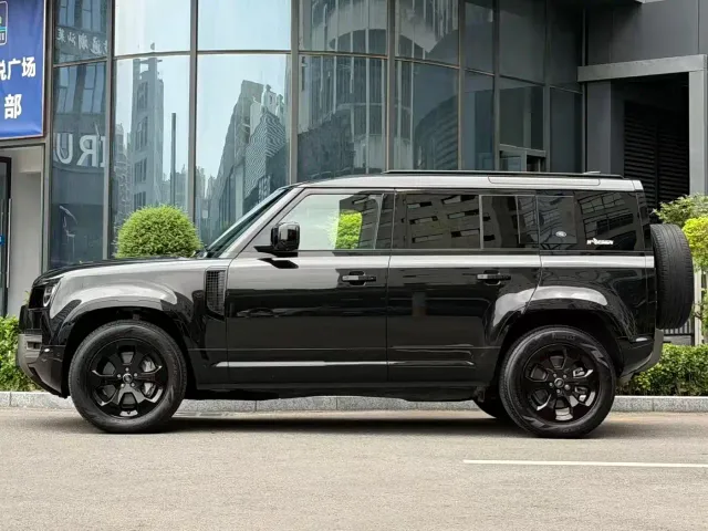 Land Rover Defender — Фото автомобиля 5