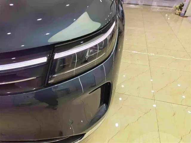 Aito M7 — Фото автомобиля 10