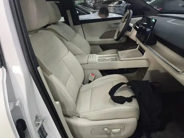 Toyota BoZhi 3X — Фото автомобиля 24