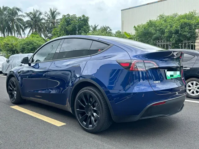 Tesla Model Y — Фото автомобиля 7
