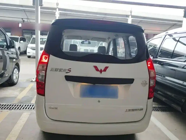 Wuling Hongguang — Фото автомобиля 5