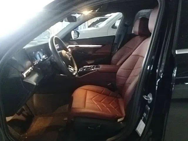 BMW 5 Series — Фото автомобиля 14